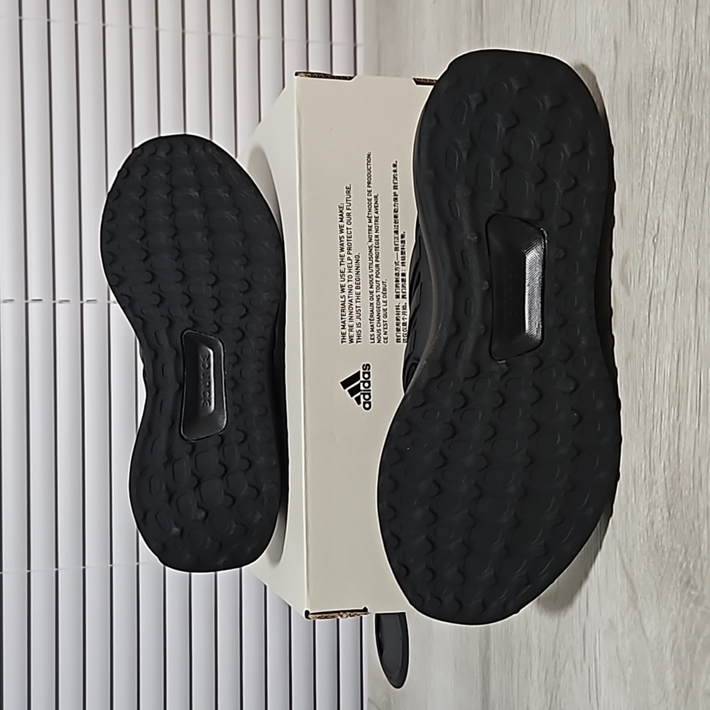 NWT Adidas UBOUNCE DNA Women's Shoes - All Black - IG6023 - Picture 5 of 6